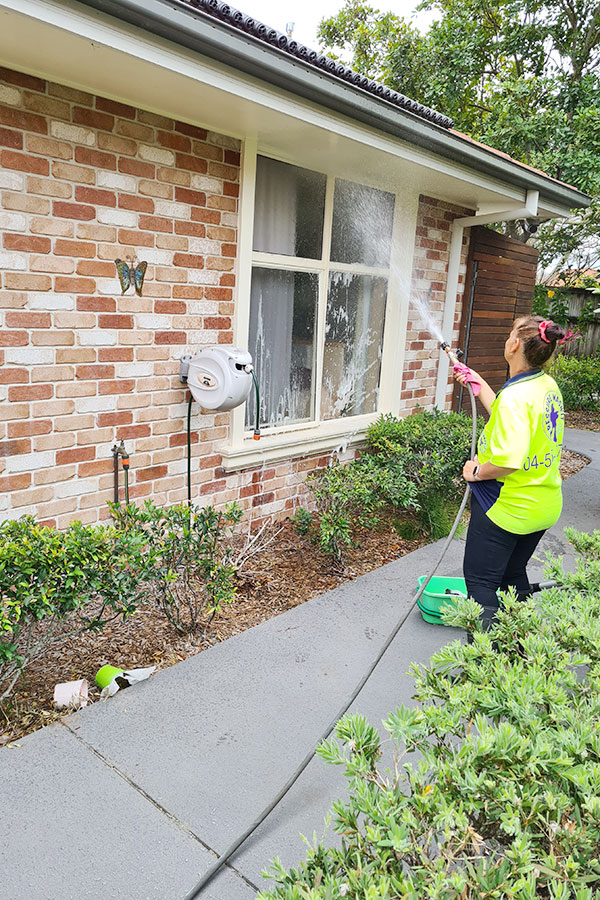residential window cleaning by the brisbane pressure washing team